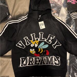 Valley Dreams Black Hoodie & Sweatpant Set with Bee Patch